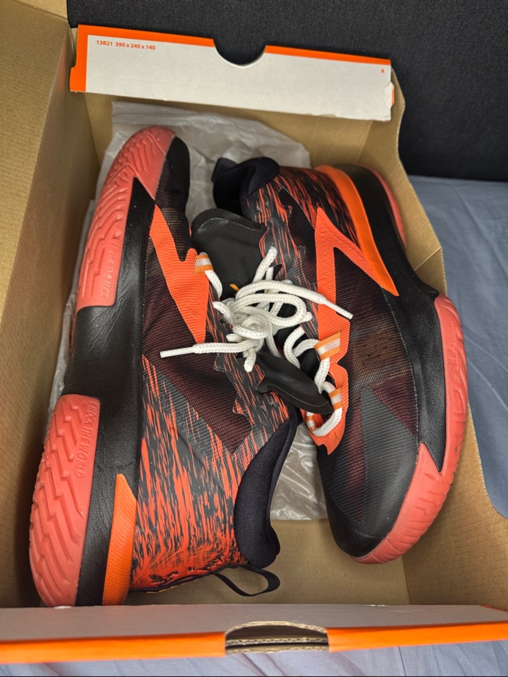 Nike Men's Black and Orange Low-Top Basketball Sneakers